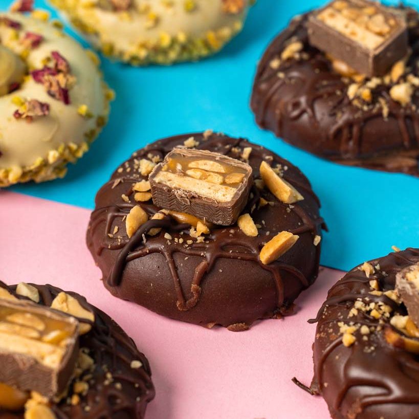 "Baked Chocolate-Pistachio" glutenfreundliche Mini-Kuchen-Donut Geschenkbox (12 Stück)